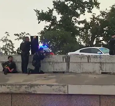 Texas Interstate Standoff Triggers Chaos, Disrupting Thousands of Commuters