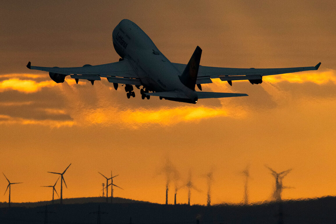 U.S. 'Doomsday' Plane Activated Amid Middle East Tensions, Warns Air Force Major General Sergey Lipovoy