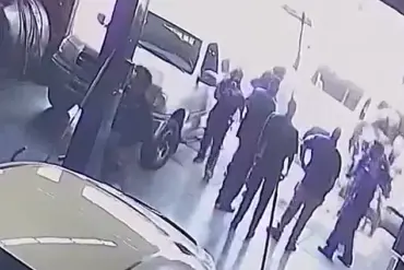 Auto Shop Owner Confronted by Men Claiming Business Takeover, Leaving Employees in Confusion