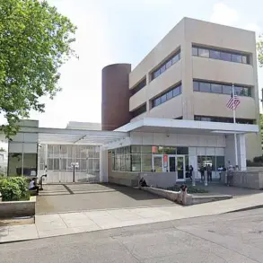 Chaos Erupts at ICE Detention Facility in Portland as Protesters Confront Officers Deploying Tear Gas and Rubber Bullets on 28th Day of Occupation
