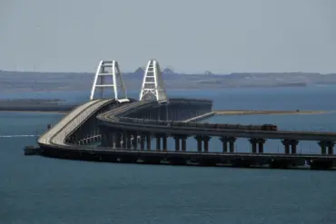 Crimea Bridge Closure Reported: Officials Urge Calm as Cause Remains Unclear