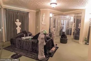 Fire at Liberace-Style Mansion Sparks Criminal Charges for Detroit Man, Neighbors Recall His Theatrical Legacy