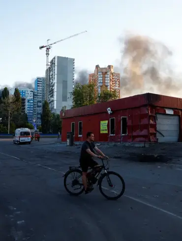 Former Ukrainian Adviser Issues Dire Warning: Military Collapse Threatens National Stability
