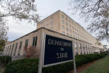 Rare Disclosure: U.S. Officials Share Privileged Details on Ukraine Weapon Suspension Decision