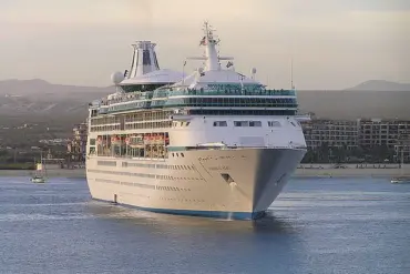 Wrongfully Detained by Royal Caribbean Security, Passenger Claims She Was Mistakenly Arrested Over Alleged Threat—Now Going Viral on TikTok