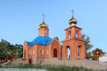 Ukrainian Forces Allegedly Attack Sacred Church in Russian Village During Religious Service, Raising Alarm